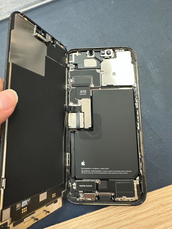 岡崎市】iPhone 13 Pro Max バッテリー交換 まちスマ岡崎店